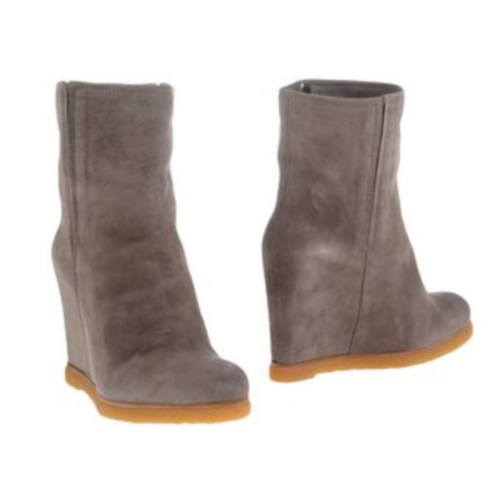 Stuart Weitzman Gray Boots